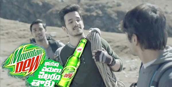 akhil in commercial ads,akhil and vinayak combo movie,akhil in karbon mobiles ad,akhil in titan watch ad  సినిమా రిలీజ్‌కి ముందే మొదలెట్టేసిన అఖిల్‌.! 